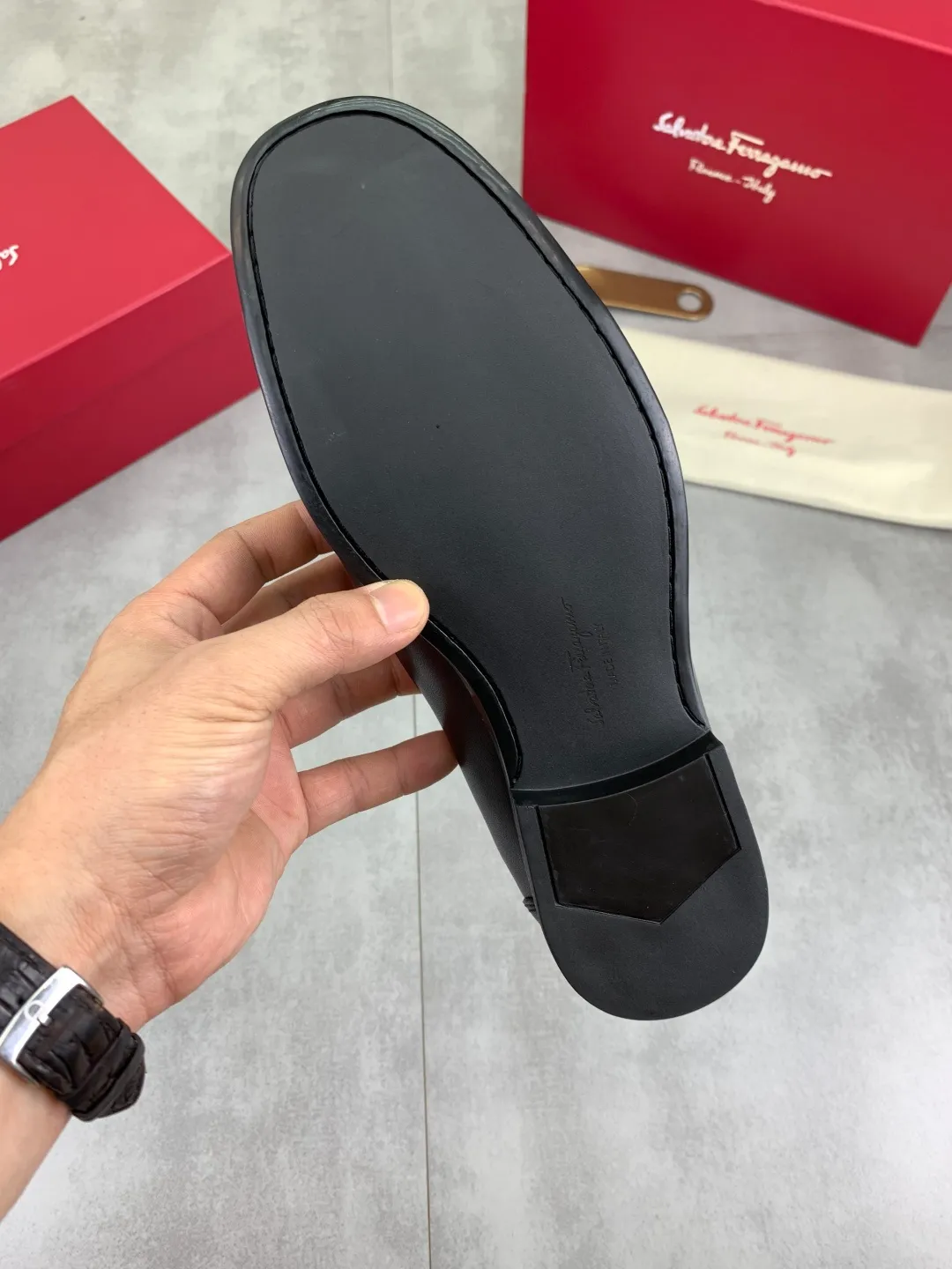 Men's shoes 💰P480 new high quality [Ferragamo/Ferragamo] latest model original imported calfskin, imported cowhide lining + original luxury metal buckle + original combination outsole Comparison without pressure Code number: 38-44 (45 customized)